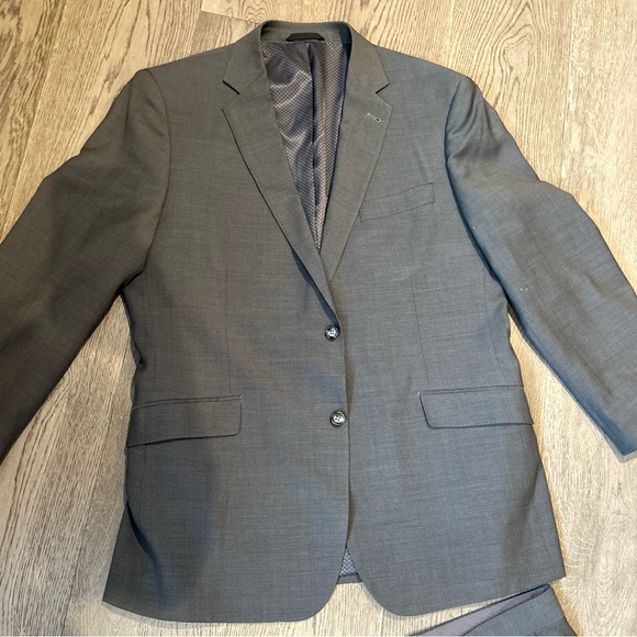 Men’s Zanetti suit - Picture 2 of 12